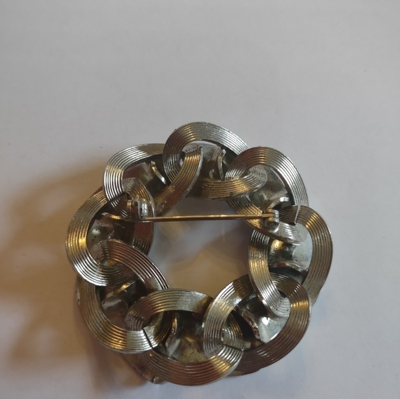 Women's ESTATE wreath brooch pin - Picture 2 of 3